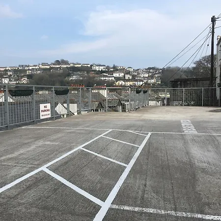 Cherrywood Looe
