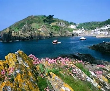 Cherrywood Looe